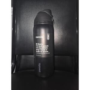 30oz Owala FreeSip Stainless Steel Tumbler Black